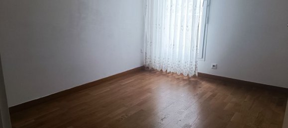 Квартира с 3 спальнями в Бобиньи, Франция № 183987 8