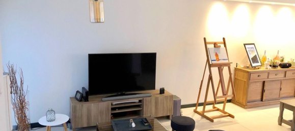 Casa de 4 dormitorios en Esvres, France No. 246362 2