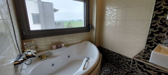 4 Schlafzimmer Property in Thermi, Greece, Nr. 66275 22