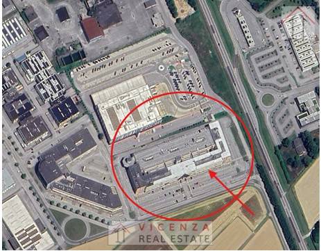 2 rooms Commercial property in Vicenza, Italy No. 281920