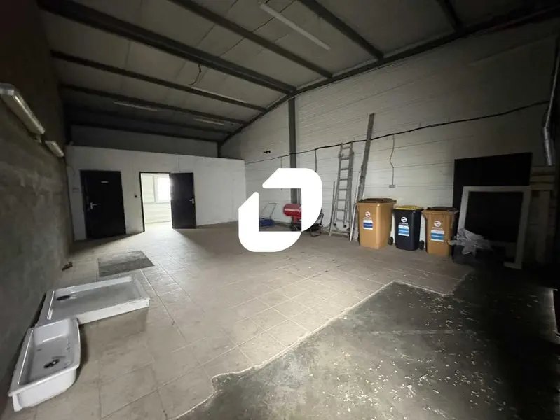 Propriété commerciale à Izon, France 1380m² No. 288920