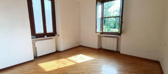 4 rooms Apartment in Villa del Bosco, Italy No. 20751 11