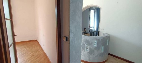 4 rooms Apartment in Villa del Bosco, Italy No. 20751 15