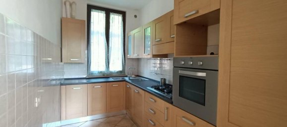 4 rooms Apartment in Villa del Bosco, Italy No. 20751 7