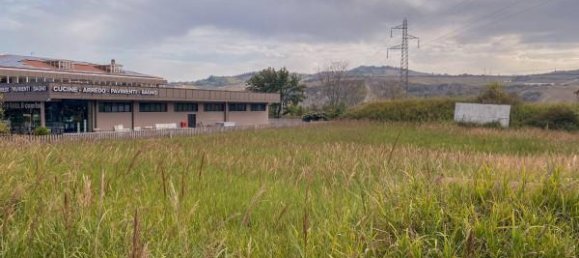 4000m² Land in Alba Adriatica, Italy No. 111650 2