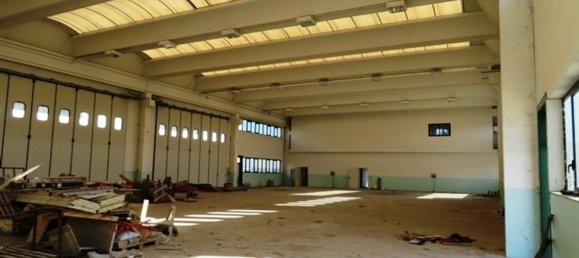 4-Zimmer Lagerhaus in Cento, Italy, Nr. 85574 11