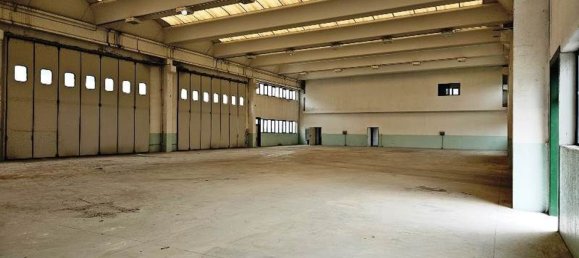 4-Zimmer Lagerhaus in Cento, Italy, Nr. 85574 10