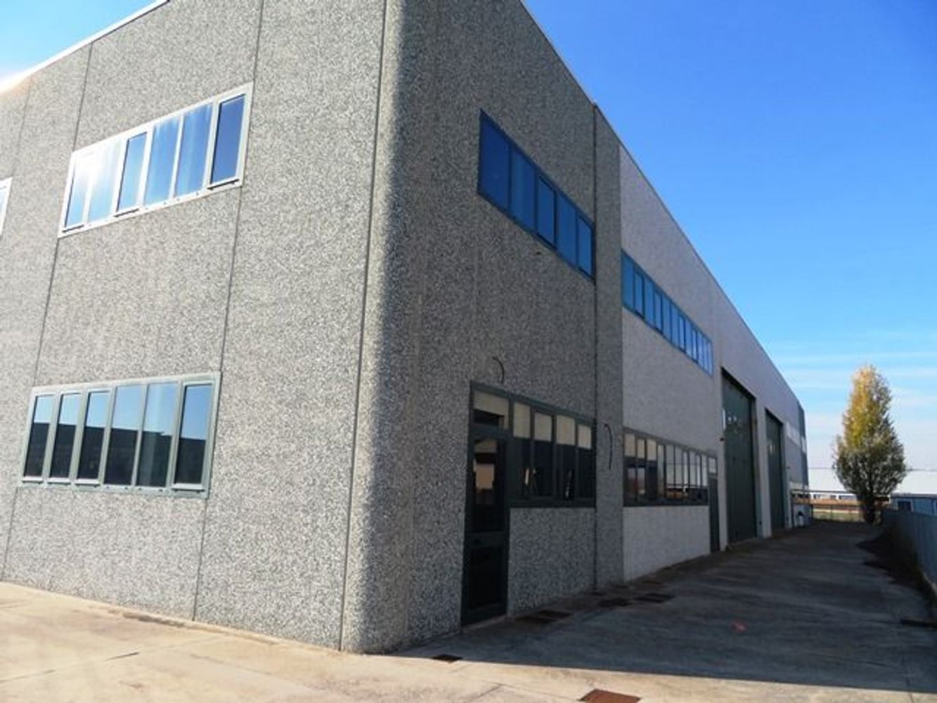 4-Zimmer Lagerhaus in Cento, Italy, Nr. 85574