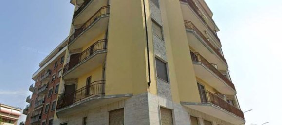 7 chambres Appartement à Vercelli, Italy No. 369790 2