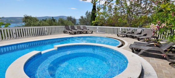 6 bedrooms Commercial property in Tivat, Montenegro No. 163 5