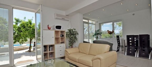 6 bedrooms Commercial property in Tivat, Montenegro No. 163 9