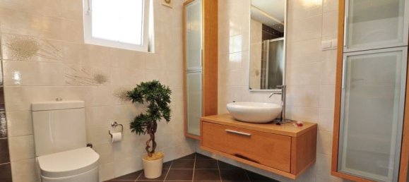 6 bedrooms Commercial property in Tivat, Montenegro No. 163 10