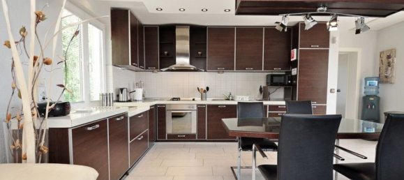 6 bedrooms Commercial property in Tivat, Montenegro No. 163 12