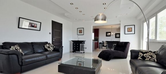 6 bedrooms Commercial property in Tivat, Montenegro No. 163 16