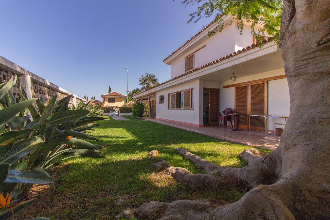 5 bedrooms Villa in Puerto de la Cruz, Spain No. 92378