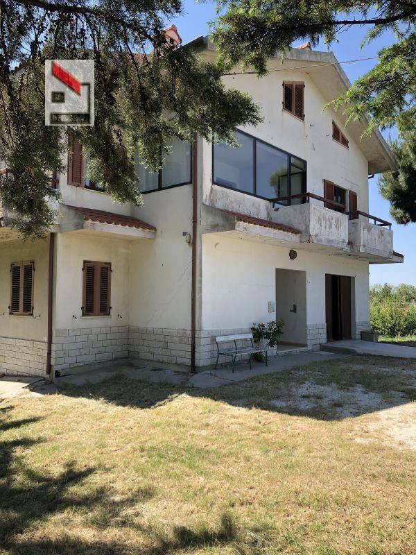 4 bedrooms House in Senigallia, Italy No. 400680