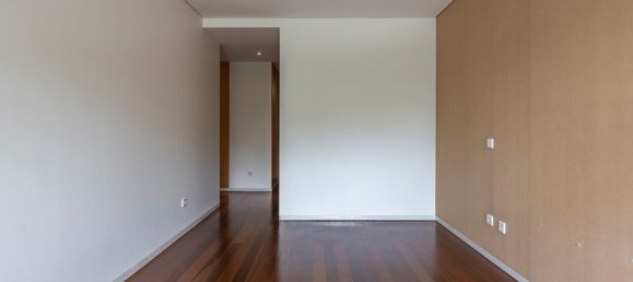 4 Schlafzimmer Wohnung in Porto, Portugal, Nr. 131007 26