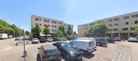3 rooms Apartment in Santa Maria di Sala, Italy No. 218437 3