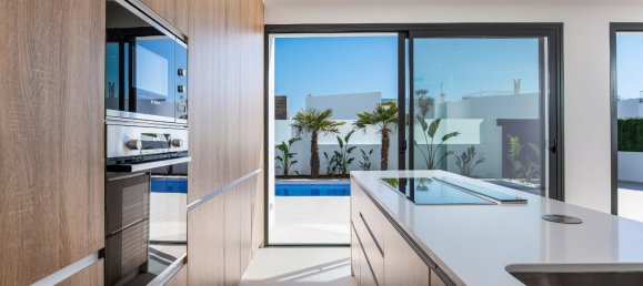 Villa de 3 dormitorios en Santiago de la Ribera, Spain No. 9272 2