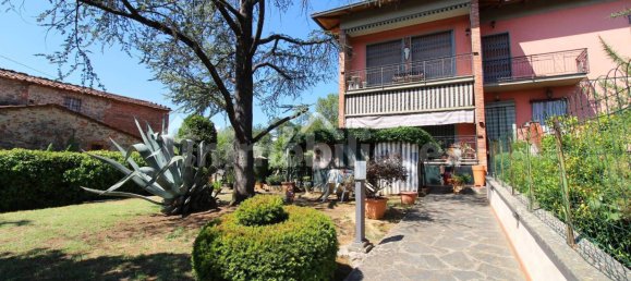 3 bedrooms Villa in Altopascio, Italy No. 374521 3