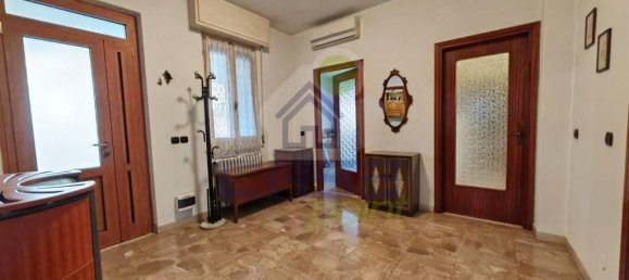 4غرفة فيلا في Massalengo, Italy رقم 37226 37