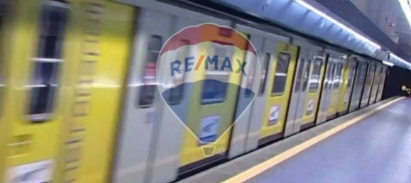 3 rooms Office in Naples, Italy No. 292976 3