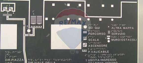 3 rooms Office in Naples, Italy No. 292976 2