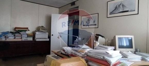 3 rooms Office in Naples, Italy No. 292976 10