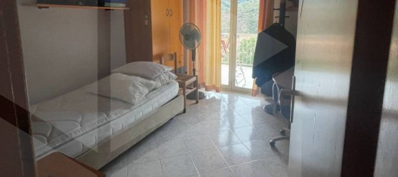 Apartamento de 4 habitaciónes en Messina, Italy No. 23801 6