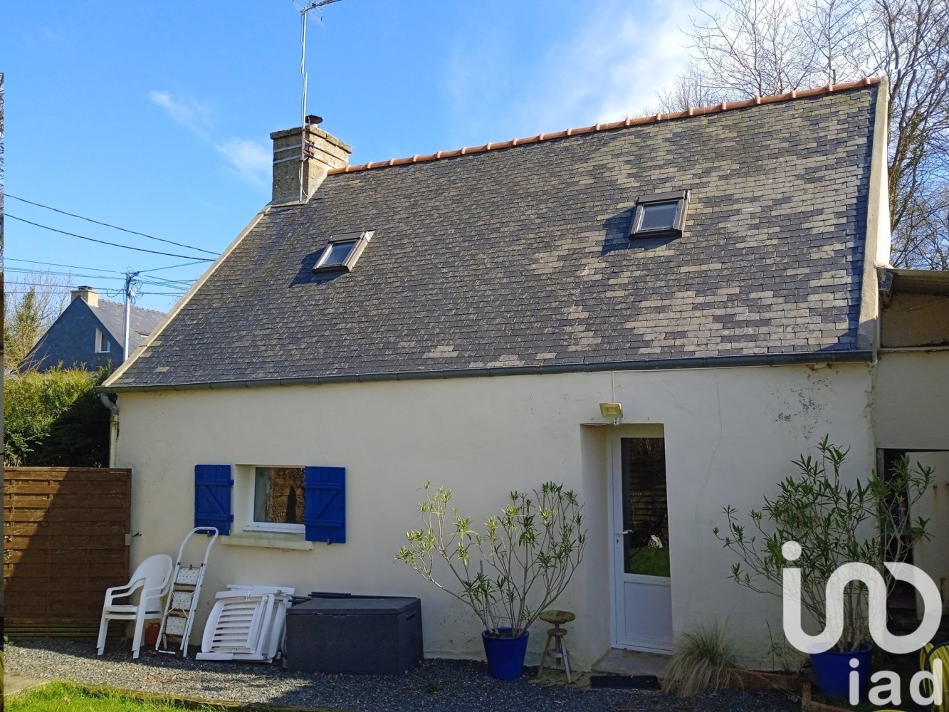 Casa de 3 habitaciónes en La Roche-Jaudy, France No. 271725