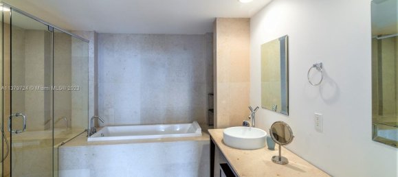 2 chambres propriété commerciale à vendre à Miami, Miami-Dade, Florida, USA № 614637 9