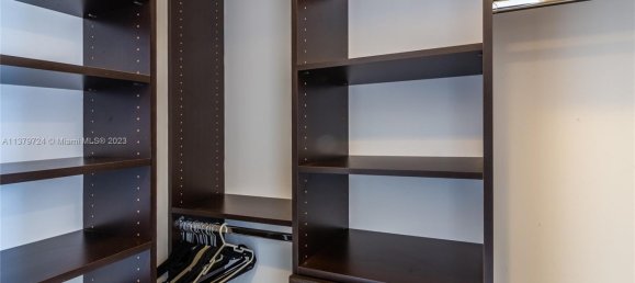 2 chambres propriété commerciale à vendre à Miami, Miami-Dade, Florida, USA № 614637 5
