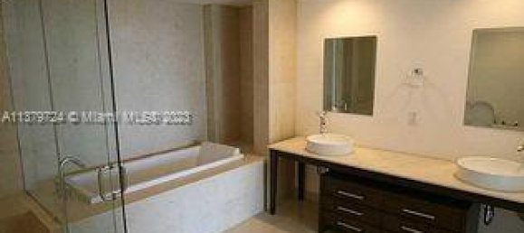 2 chambres propriété commerciale à vendre à Miami, Miami-Dade, Florida, USA № 614637 10