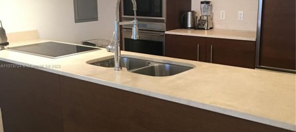 2 chambres propriété commerciale à vendre à Miami, Miami-Dade, Florida, USA № 614637 7