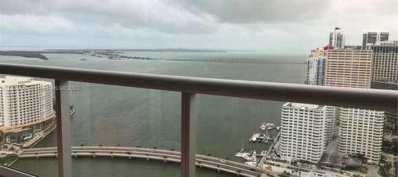 2 chambres propriété commerciale à vendre à Miami, Miami-Dade, Florida, USA № 614637 2
