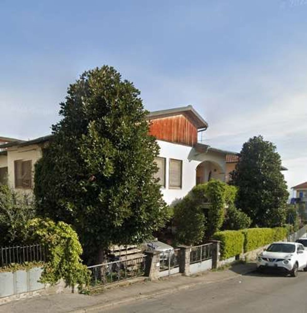 7 rooms House in Signa, Italy No. 41483