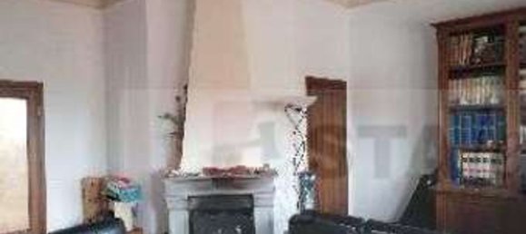 7 rooms House in Signa, Italy No. 41483 8