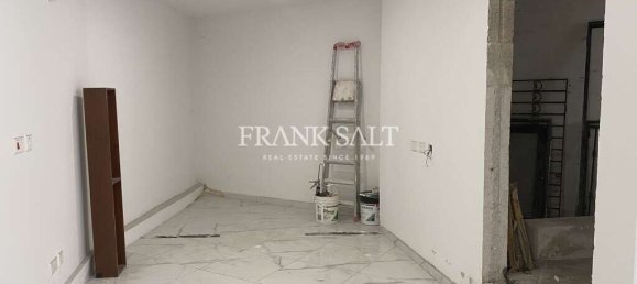 Laden in Gzira, Malta, Nr. 13236 2