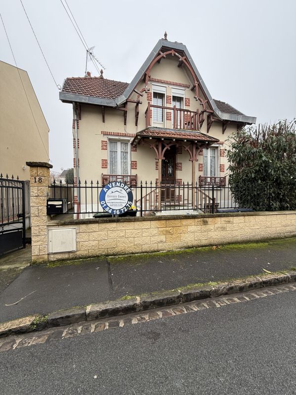 3 bedrooms House in Le Blanc-Mesnil, France No. 140561