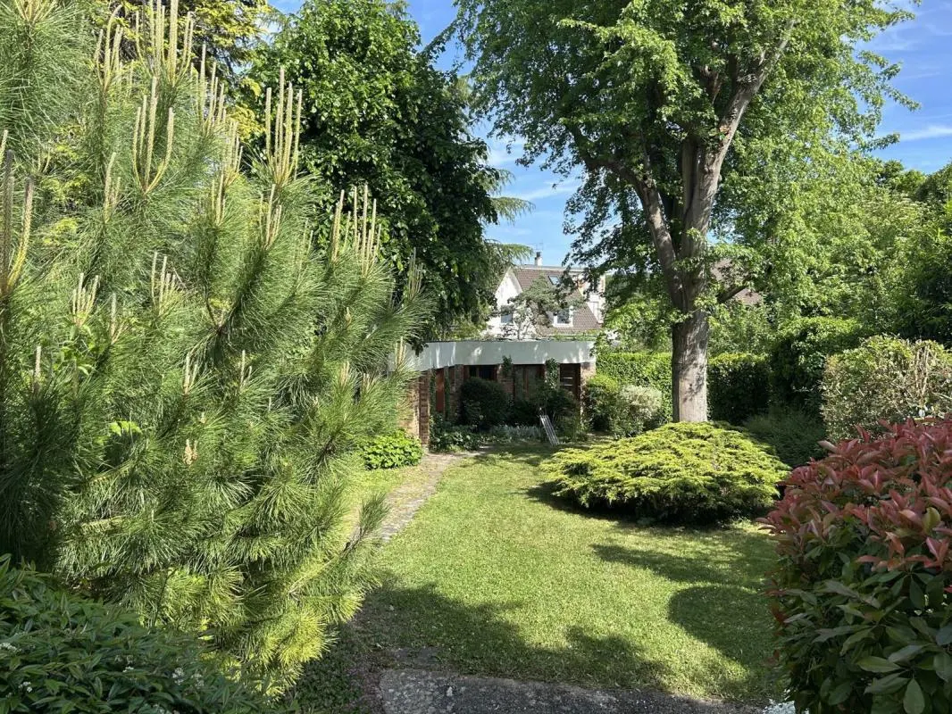 4 bedrooms House in Chaville, France No. 350413