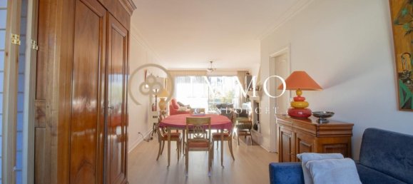 Квартира с 4 спальнями в Бур-ля-Рен, Франция № 163079 3