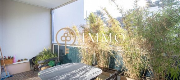 Квартира с 4 спальнями в Бур-ля-Рен, Франция № 163079 4