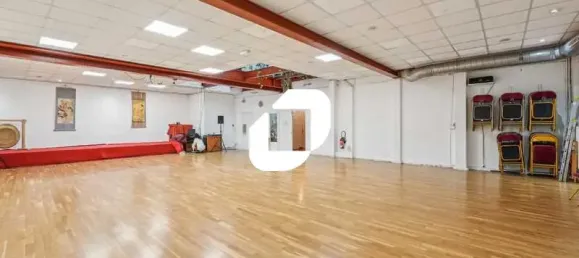 570m² Office in Paris, France No. 346120 11