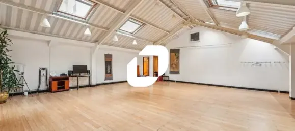 570m² Office in Paris, France No. 346120 2