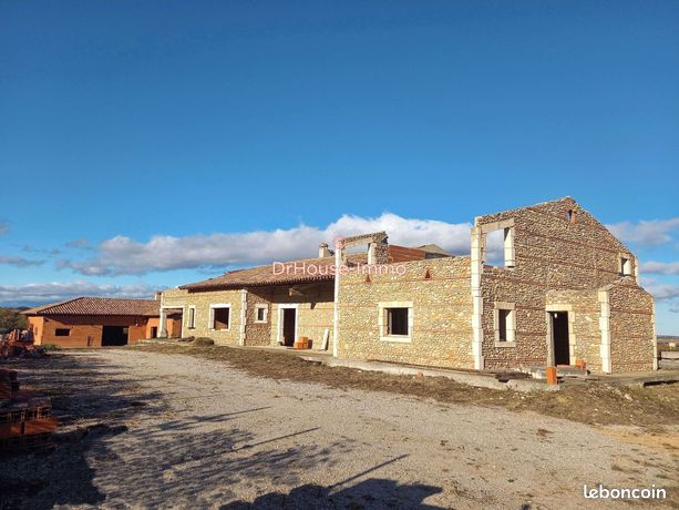 Casa de 3 dormitorios en Brouilla, France No. 282968