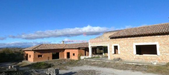 Casa de 3 dormitorios en Brouilla, France No. 282968 9