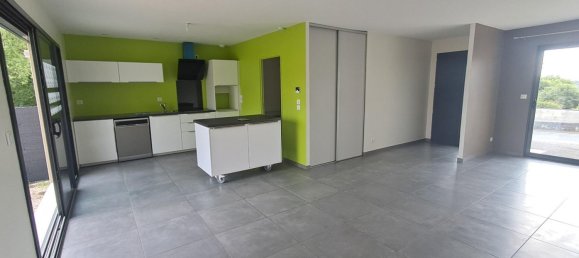 3 bedrooms House in Charente, France No. 341878 2