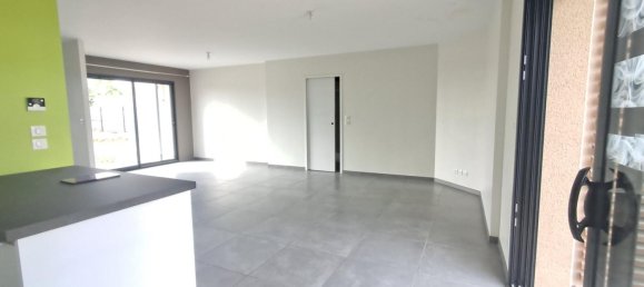 3 bedrooms House in Charente, France No. 341878 4