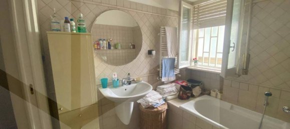 3 rooms Apartment in Bari, Italy No. 26648 27