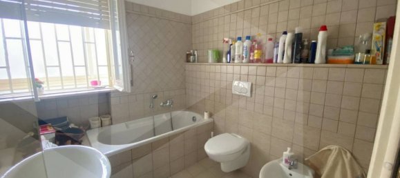 3 rooms Apartment in Bari, Italy No. 26648 26